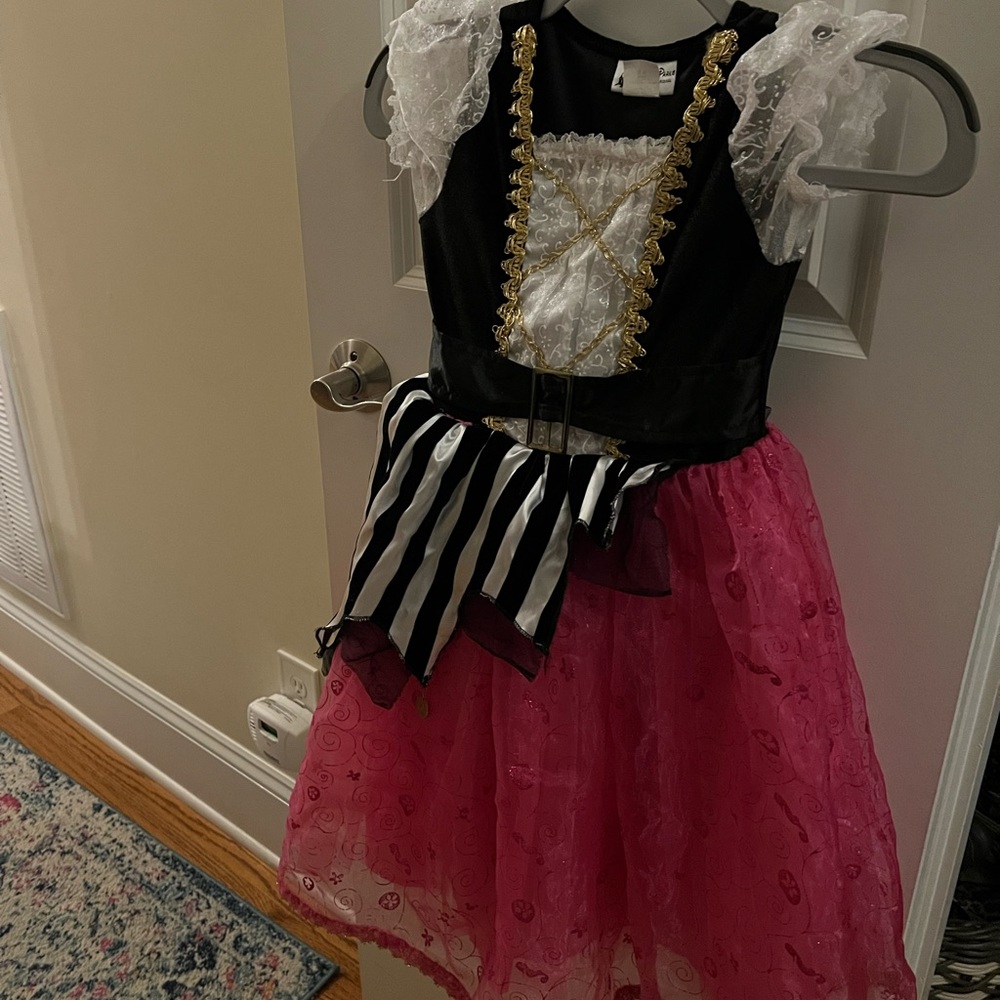 Authentic Disney Parks Girls Pirate Dress, size small (6) EUC